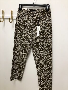 Sanctuary cadence standard rise straight crop Leopard Print denim.